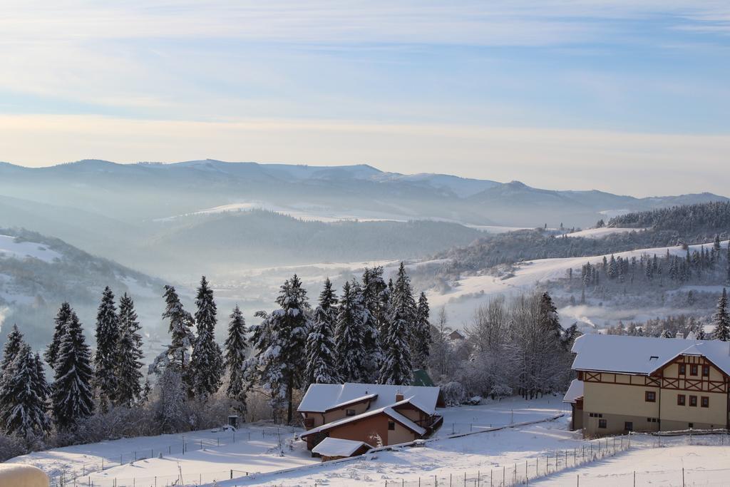 Pinewood Valley Oasis Vysne Ruzbachy Bagian luar foto